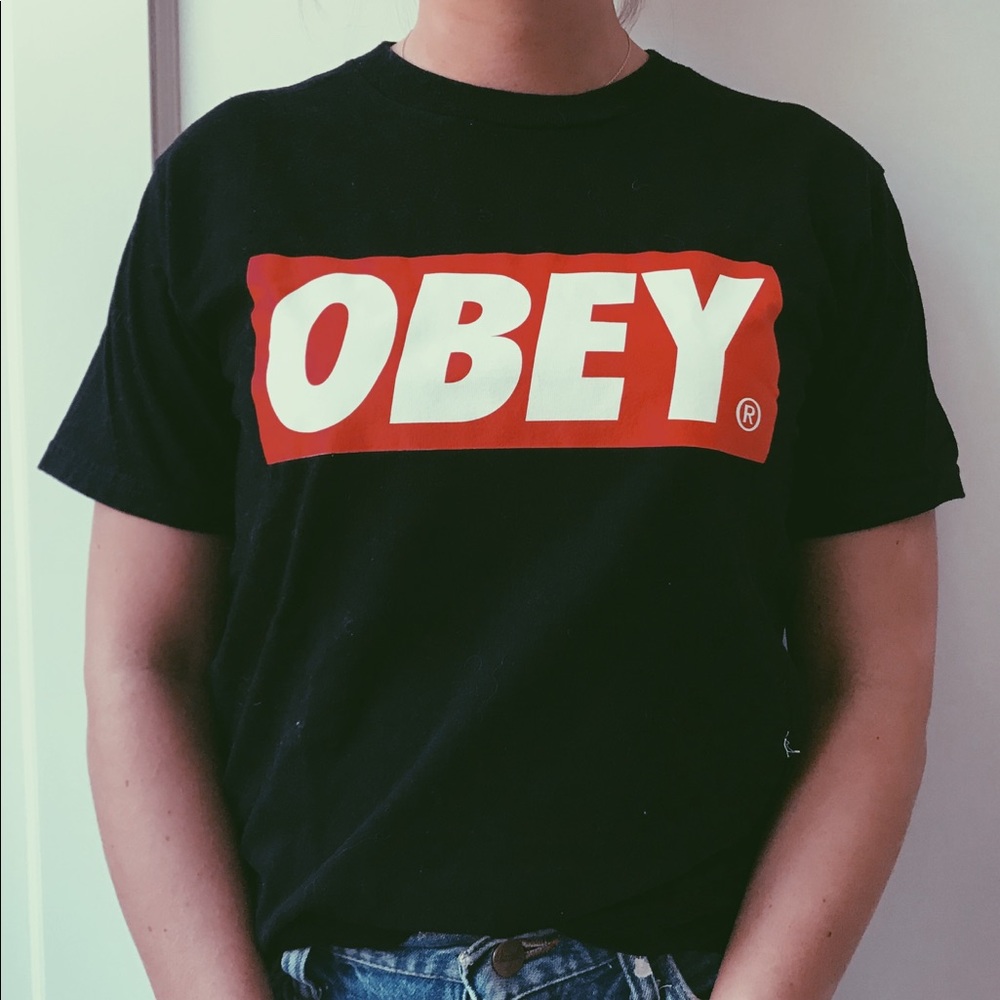 OBEY logo tee